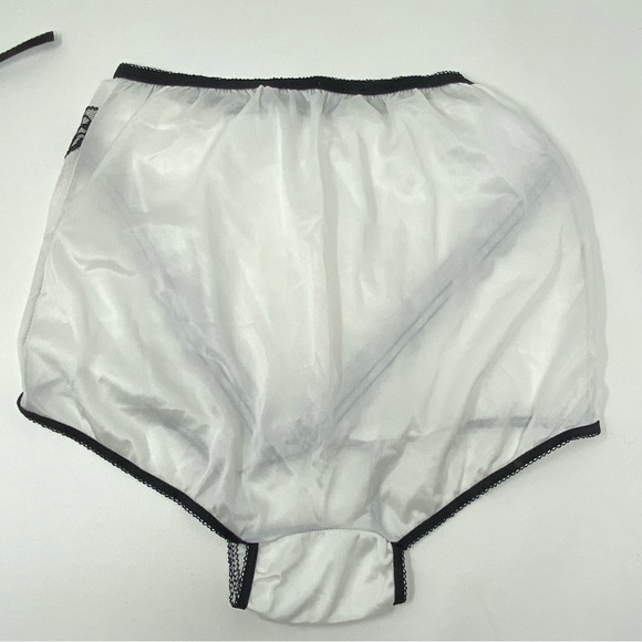 Vintage Union Made White Black Lace Trim Panties - Picture 4 of 7
